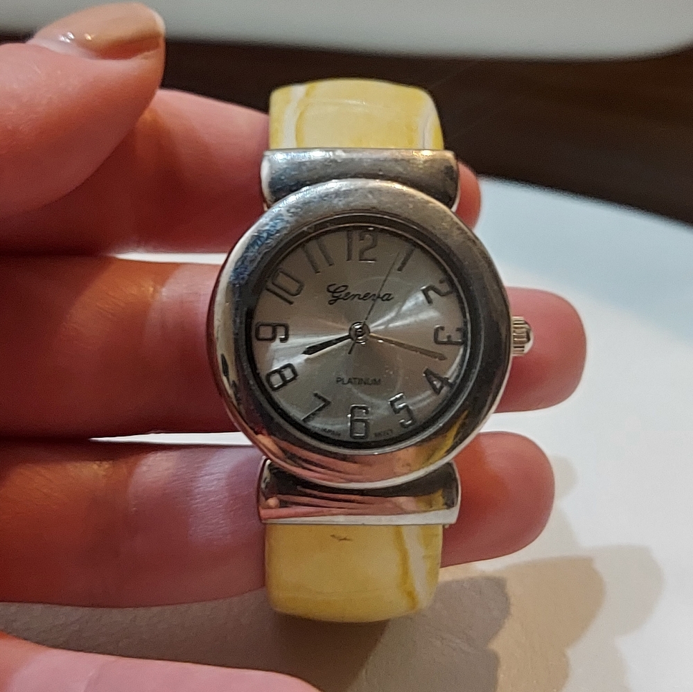 Geneva old school wrist watch